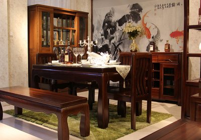 济南实木家具分为纯实木家具与仿实木家具